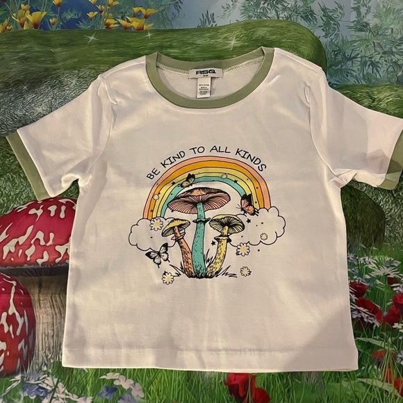 Mushroom Crop Tee, Small and Large Sizes, NWT - Picture 10 of 12